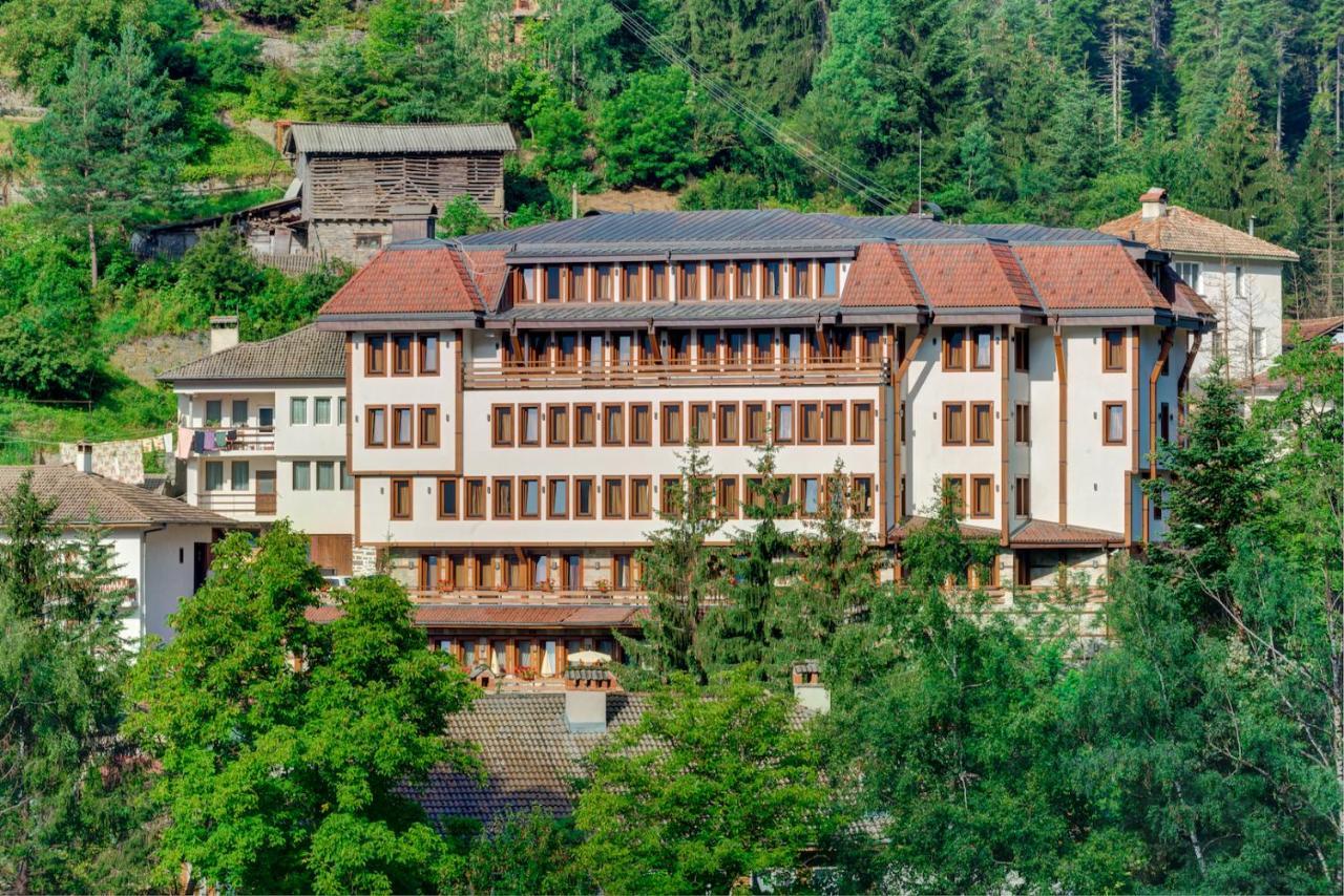 Shiroka Laka Hotel Buitenkant foto